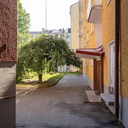 Bright, Lush And Comfortable In Kallio