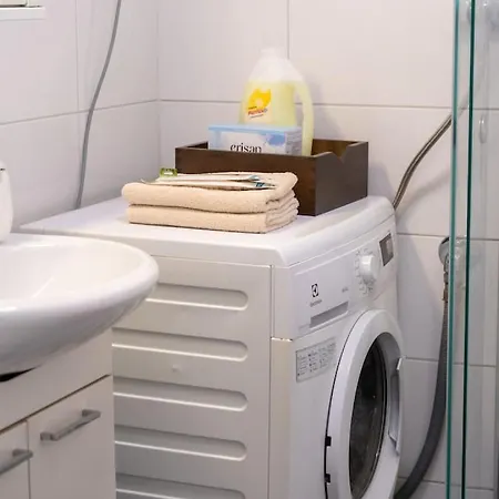 Huoneisto Bright, Lush And Comfortable In Kallio