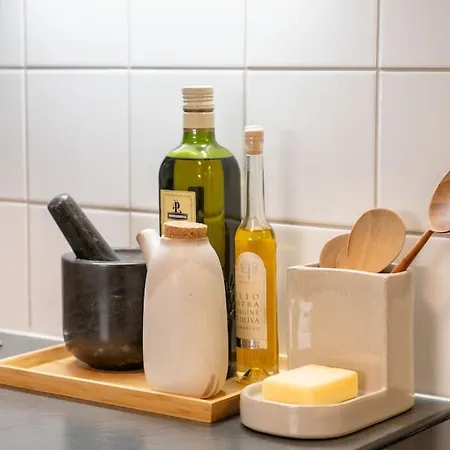 Huoneisto Bright, Lush And Comfortable In Kallio Helsinki