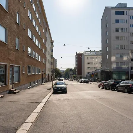 Bright, Lush And Comfortable In Kallio Apartment