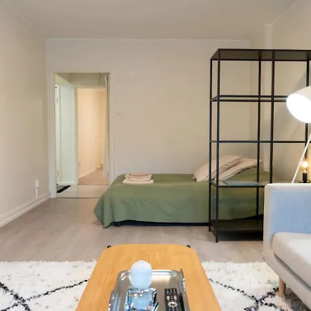 Bright, Lush And Comfortable In Kallio Apartman *