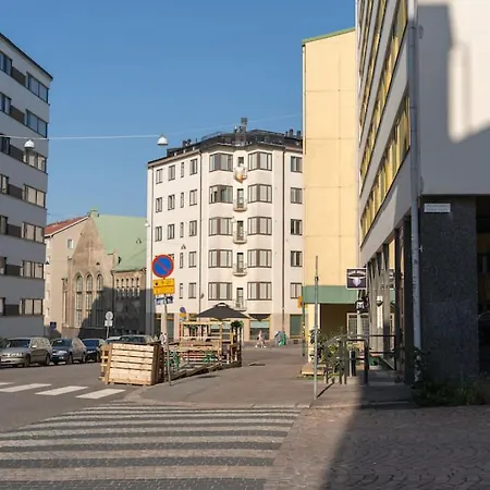 شقة Bright, Lush And Comfortable In Kallio *